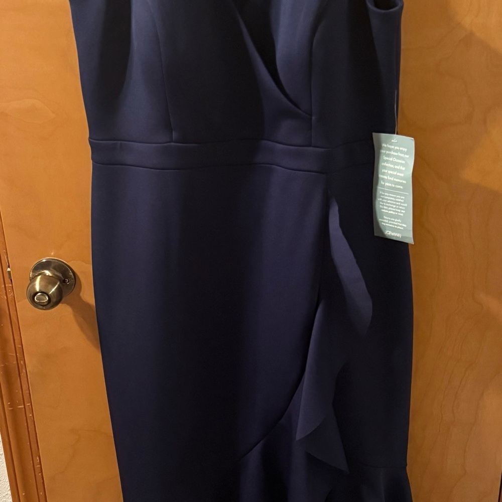 Elegant Navy Blue Women's Dress - BNWT Size 18